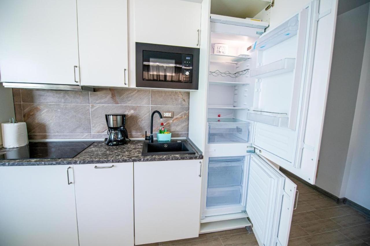 Apartament Katrina - Alezzi Beach - Sea View นาโวดาริ ภายนอก รูปภาพ