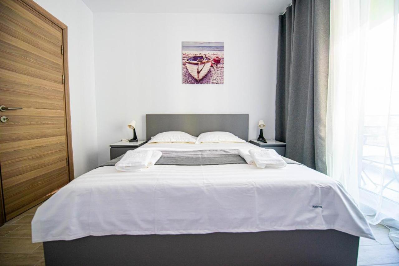 Apartament Katrina - Alezzi Beach - Sea View นาโวดาริ ภายนอก รูปภาพ